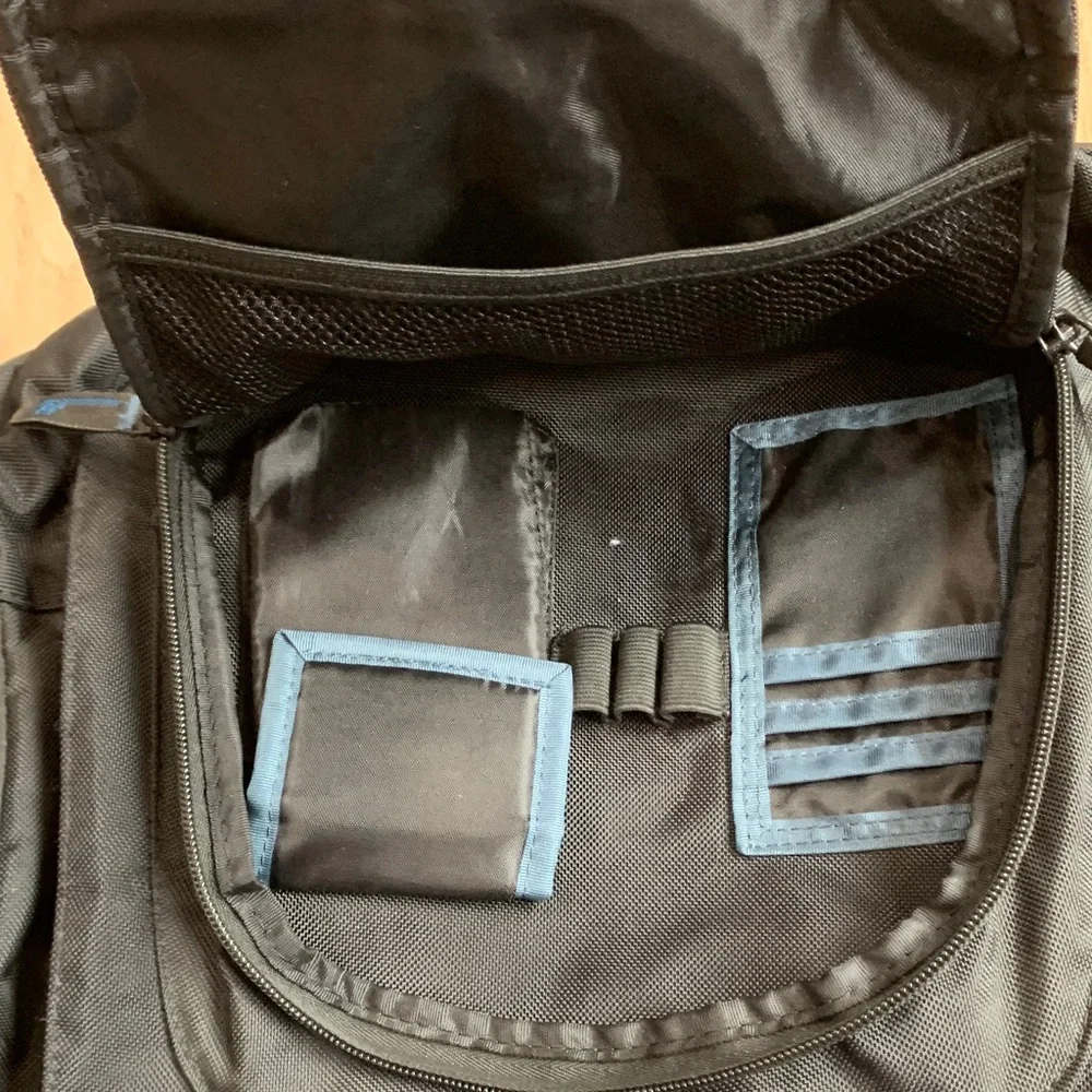 Targus 17’’ Laptop Backpack, File Compartment Bag - Picture 6 of 7